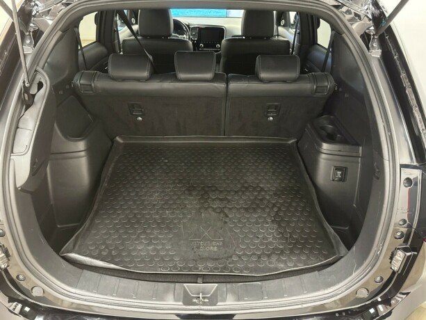 mitsubishi-outlander-elektrisitetbensin-2019-big-25
