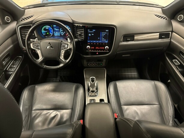 mitsubishi-outlander-elektrisitetbensin-2019-big-9