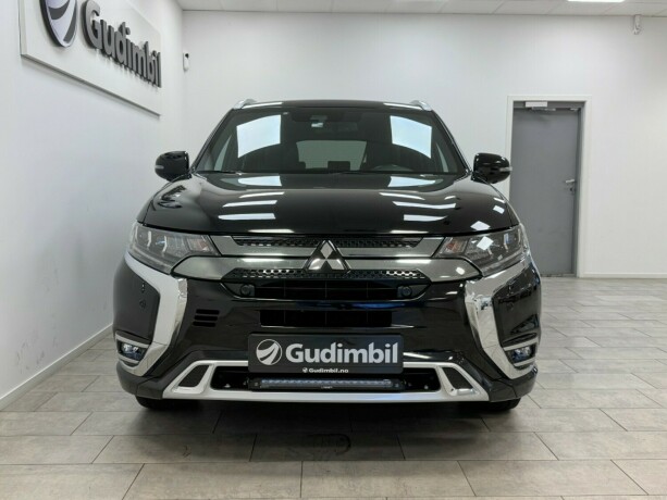 mitsubishi-outlander-elektrisitetbensin-2020-big-1