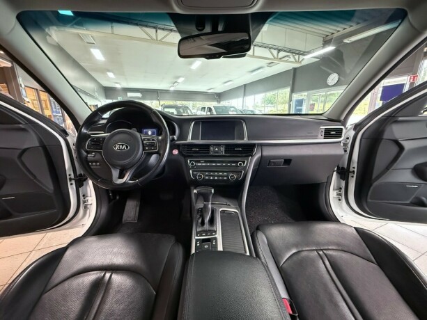 kia-optima-plug-in-petrol-2018-big-15