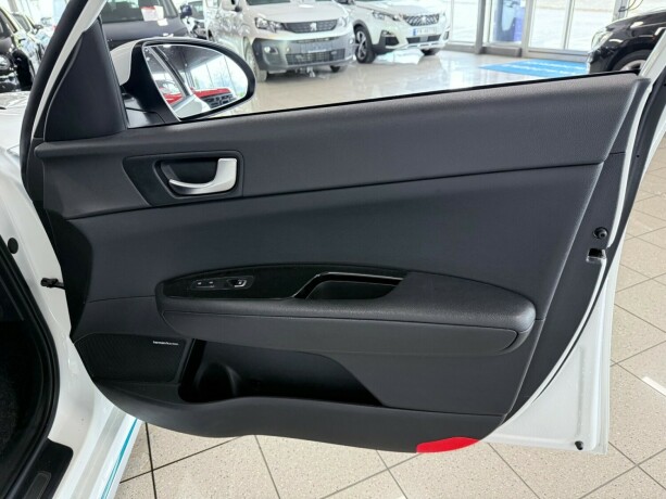 kia-optima-plug-in-petrol-2018-big-30