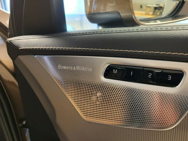 volvo-xc-90-elektrisitetbensin-2018-big-17