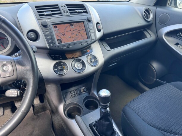 toyota-rav4-diesel-2008-big-13