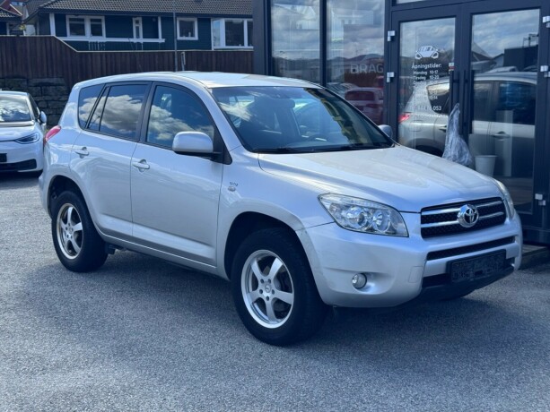 toyota-rav4-diesel-2008-big-0