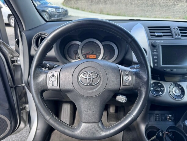 toyota-rav4-diesel-2008-big-12