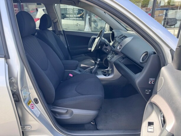 toyota-rav4-diesel-2008-big-8