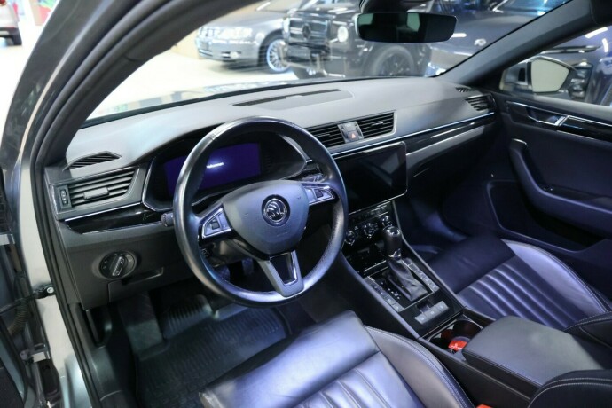 skoda-superb-elektrisitetbensin-2020-big-5