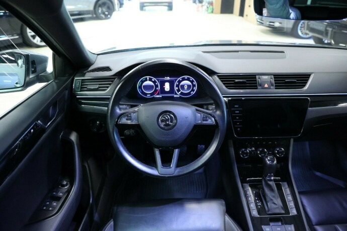 skoda-superb-elektrisitetbensin-2020-big-10