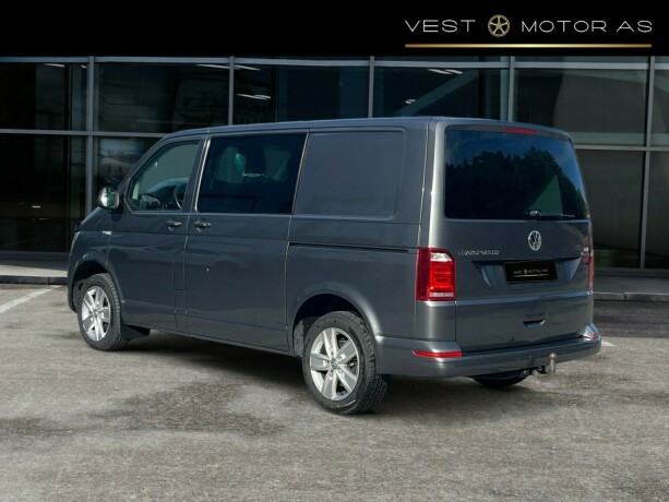 volkswagen-transporter-diesel-2018-big-4