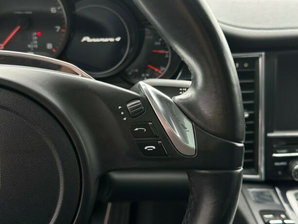 porsche-panamera-bensin-2011-big-25