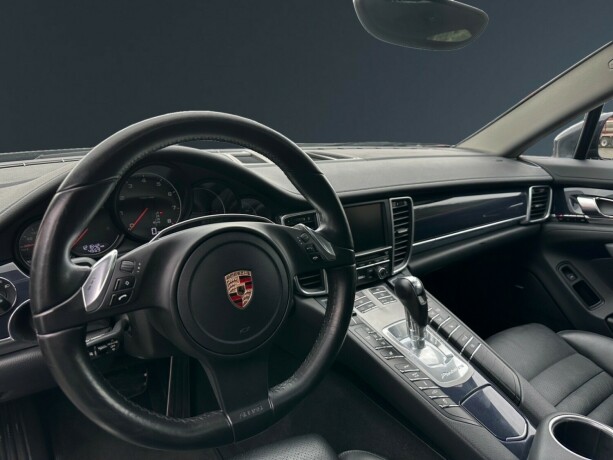 porsche-panamera-bensin-2011-big-11