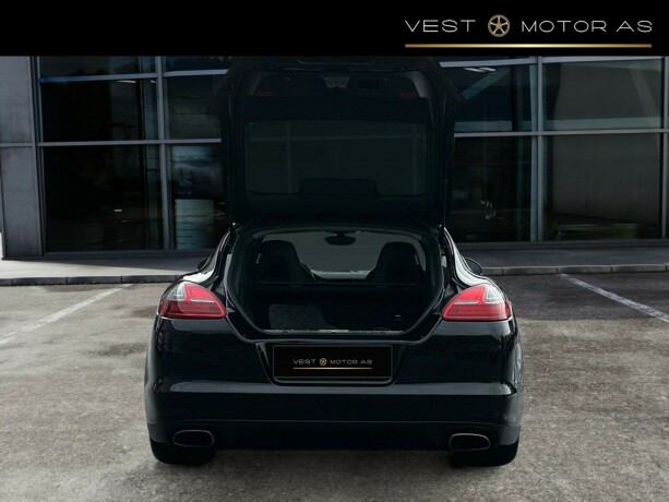 porsche-panamera-bensin-2011-big-6