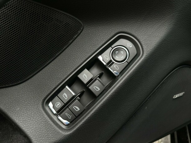 porsche-panamera-bensin-2011-big-26