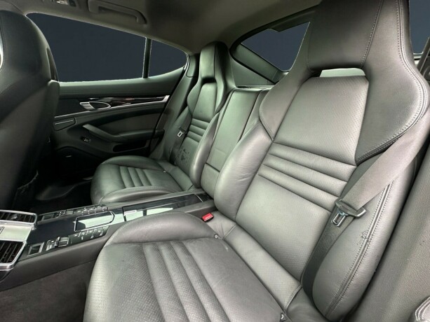 porsche-panamera-bensin-2011-big-14
