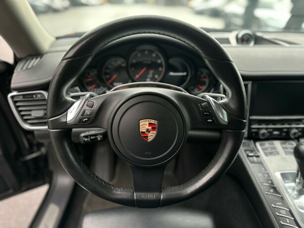 porsche-panamera-bensin-2011-big-21