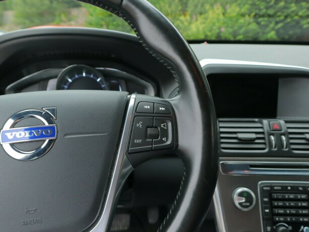 volvo-xc-60-diesel-2016-big-12