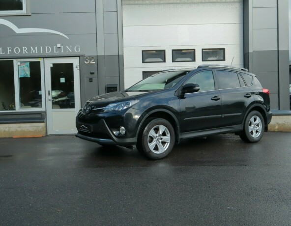 toyota-rav4-diesel-2014-big-0