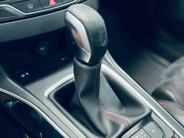 peugeot-308-diesel-2015-big-23