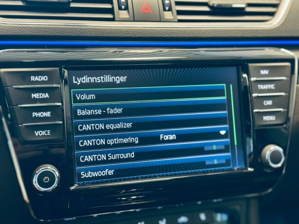 skoda-superb-diesel-2016-big-30