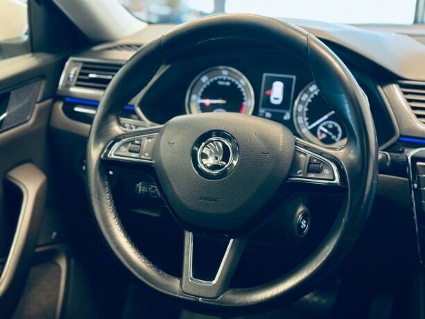 skoda-superb-diesel-2016-big-23