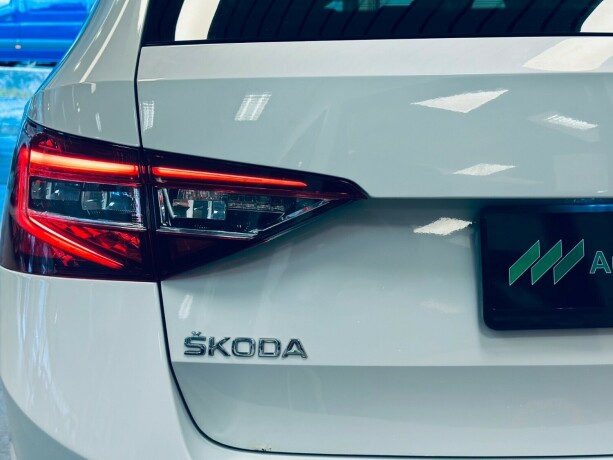 skoda-superb-diesel-2016-big-34