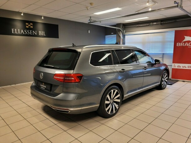 volkswagen-passat-elektrisitetbensin-2017-big-3