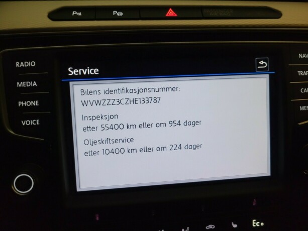 volkswagen-passat-elektrisitetbensin-2017-big-38
