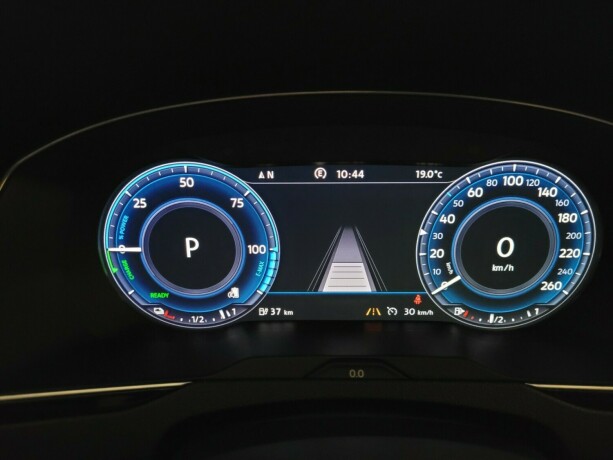 volkswagen-passat-elektrisitetbensin-2017-big-29