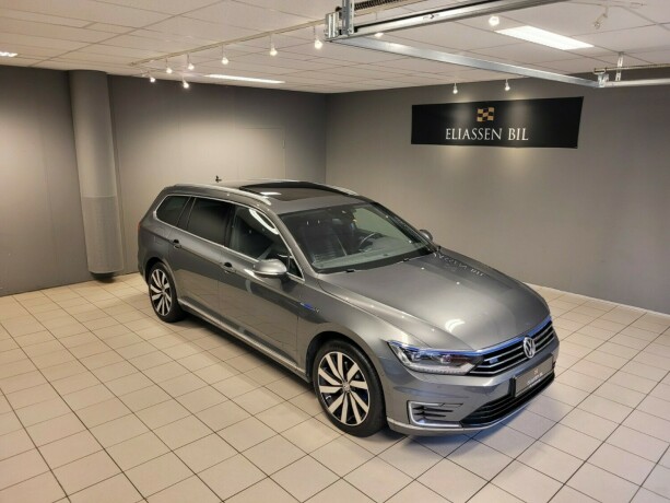 volkswagen-passat-elektrisitetbensin-2017-big-1