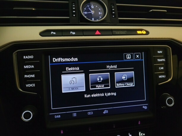 volkswagen-passat-elektrisitetbensin-2017-big-31