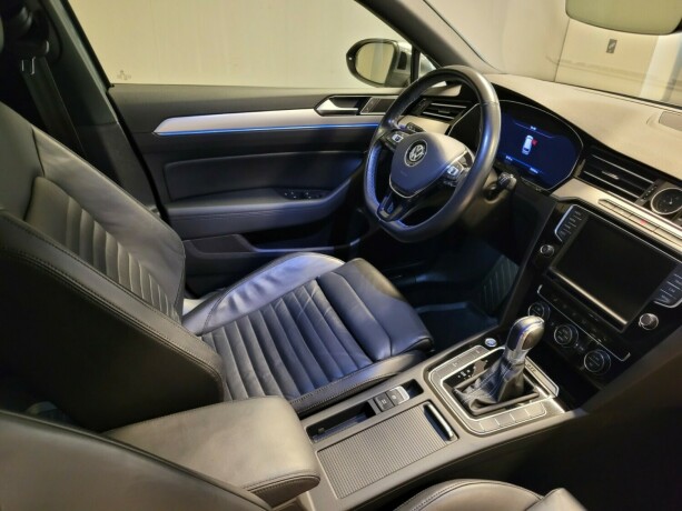 volkswagen-passat-elektrisitetbensin-2017-big-13