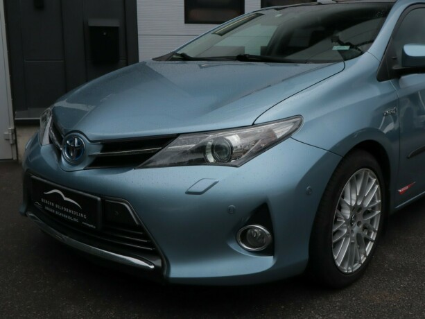 toyota-auris-bensin-2013-big-20