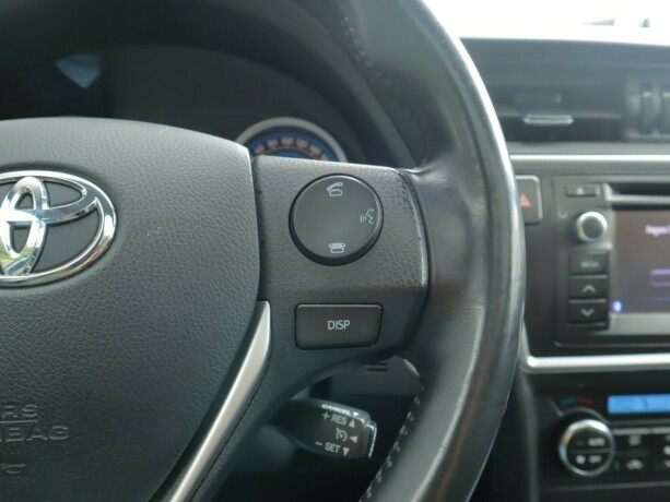 toyota-auris-bensin-2013-big-18