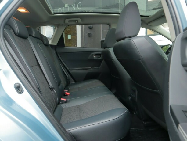 toyota-auris-bensin-2013-big-5
