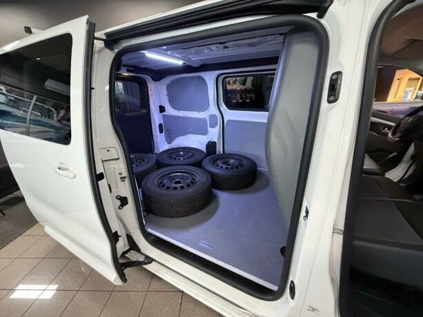 peugeot-expert-diesel-2022-big-25