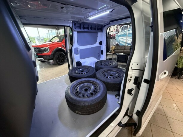 peugeot-expert-diesel-2022-big-28