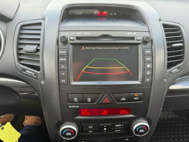 kia-sorento-diesel-2011-big-18