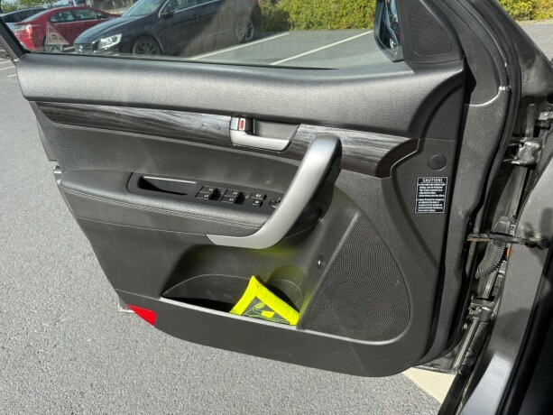 kia-sorento-diesel-2011-big-17