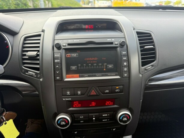 kia-sorento-diesel-2011-big-23