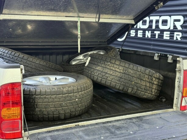 toyota-hilux-diesel-2010-big-30