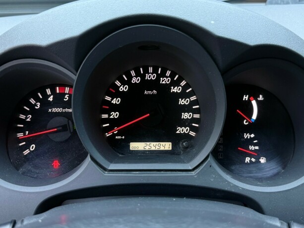 toyota-hilux-diesel-2010-big-18