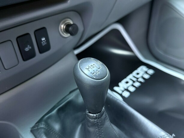 toyota-hilux-diesel-2010-big-25