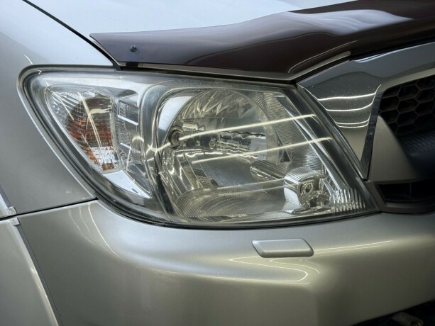 toyota-hilux-diesel-2010-big-5