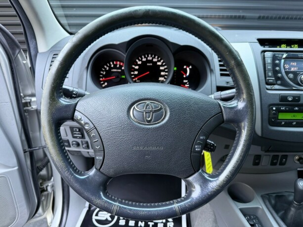 toyota-hilux-diesel-2010-big-15