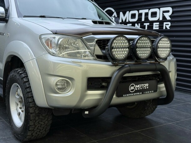 toyota-hilux-diesel-2010-big-4