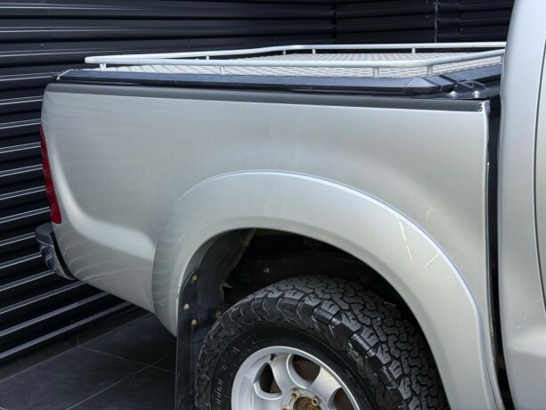 toyota-hilux-diesel-2010-big-8