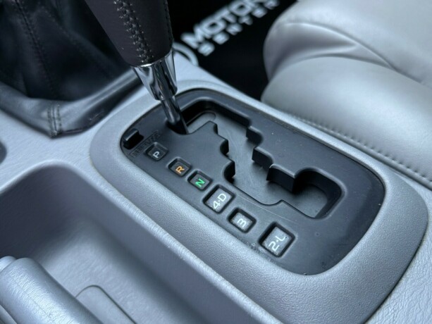 toyota-hilux-diesel-2010-big-24