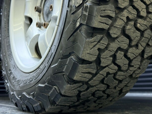 toyota-hilux-diesel-2010-big-10
