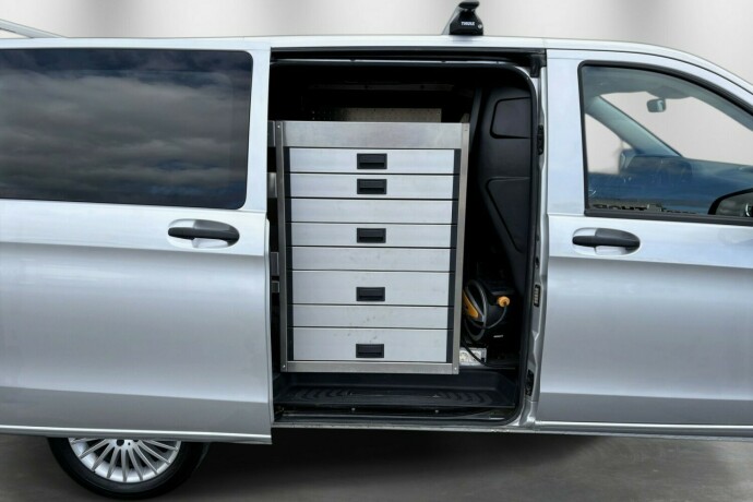 mercedes-benz-vito-diesel-2023-big-25