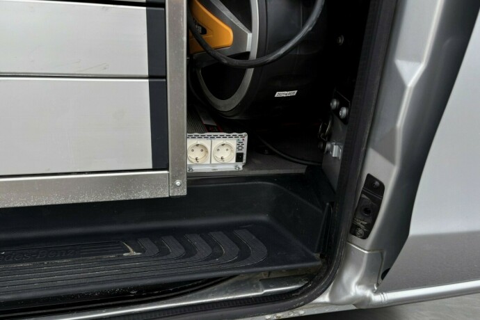 mercedes-benz-vito-diesel-2023-big-34